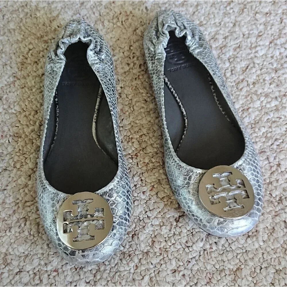 Tory Burch gray Leather Ballet Flat in gray/silver size 6.5